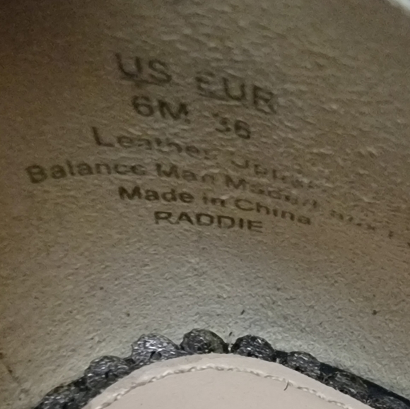 Sam Edleman Raddie Pointed Toe with PomPom - Picture 15 of 16